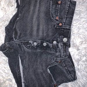black levi’s denim shorts